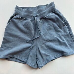 Lululemon All Yours High Rise Short *7" | Sz 2 | 
Chambray